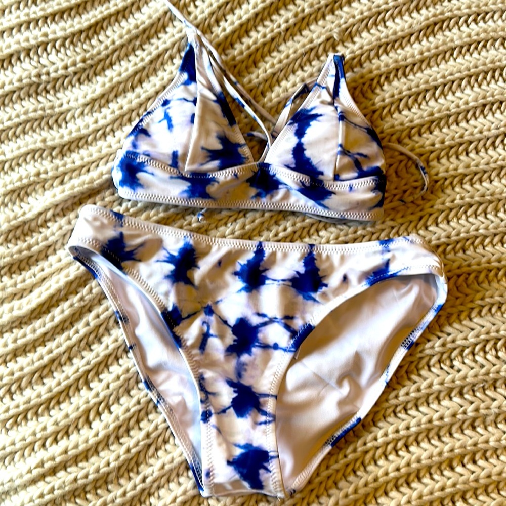 Cupshe bikin set in white and royal blue/purplish tie die. Never worn
